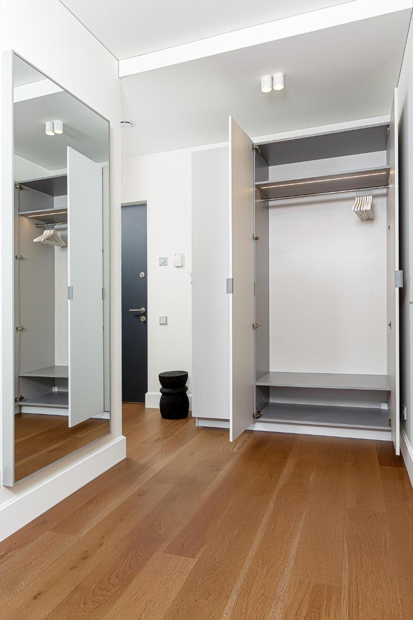 Cohost I New W-balcony I Air Condition I Free Parking & Netflix I By Botanical Park *