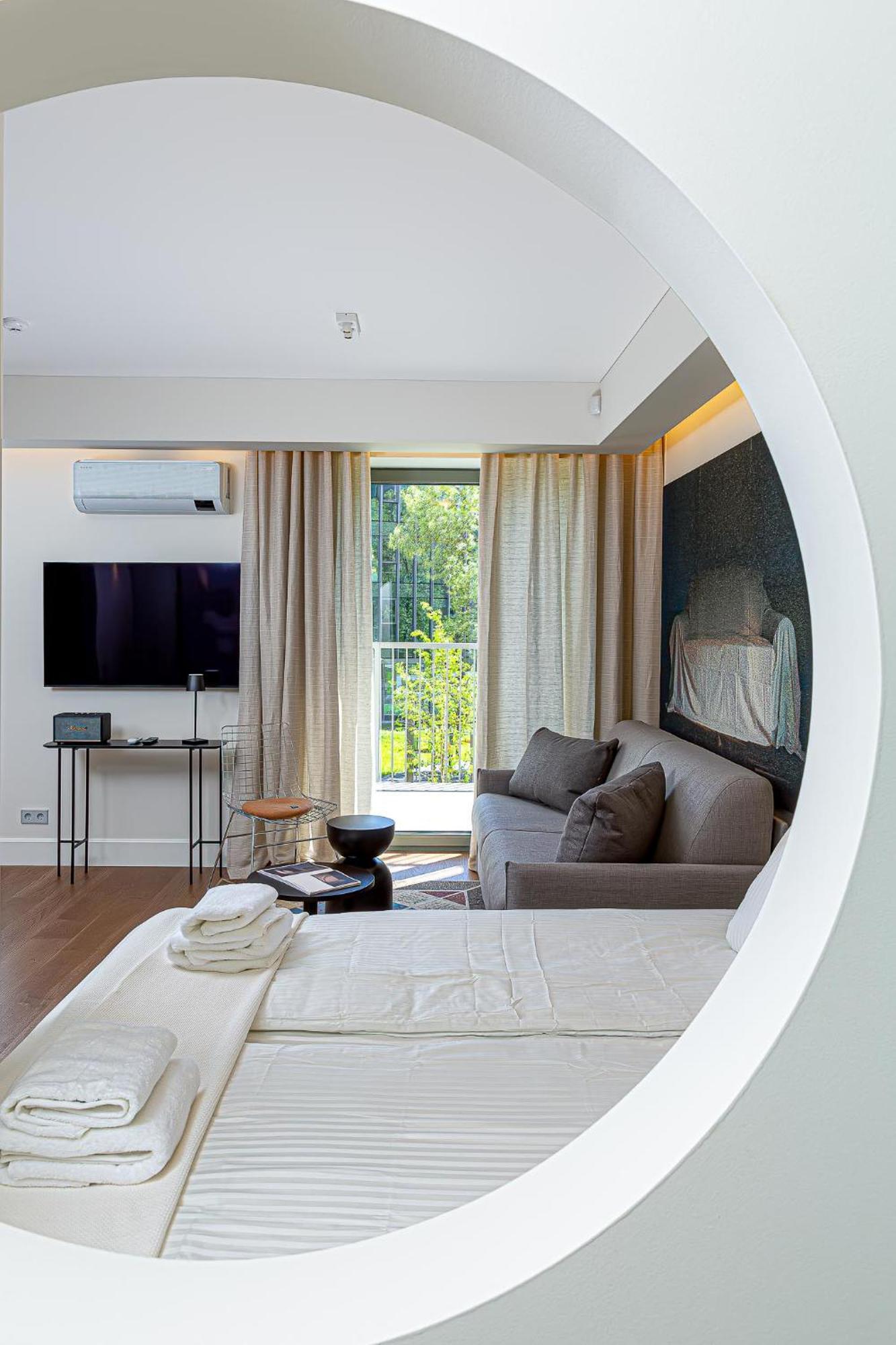 Cohost I New W-balcony I Air Condition I Free Parking & Netflix I By Botanical Park * Kowno
