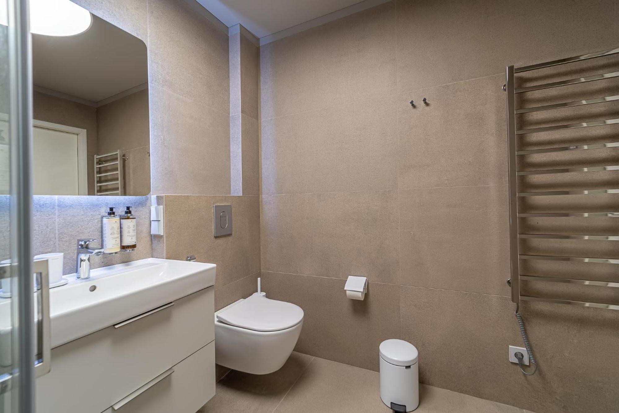 Cohost I New W-balcony I Air Condition I Free Parking & Netflix I By Botanical Park * Kowno
