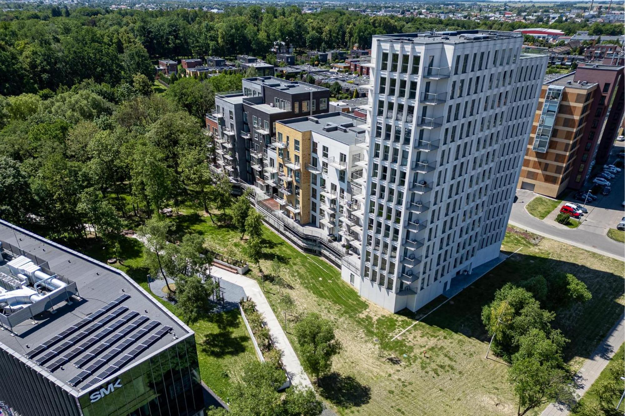 Apartament Cohost I New W-balcony I Air Condition I Free Parking & Netflix I By Botanical Park