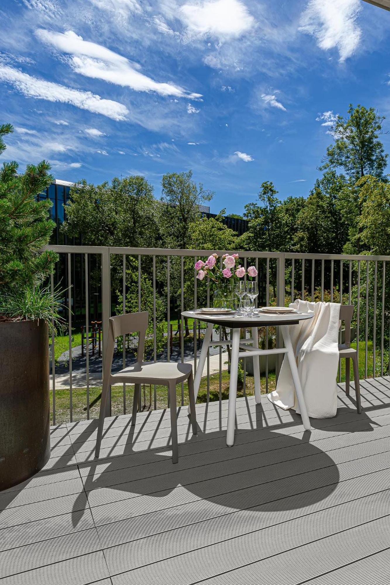 Cohost I New W-balcony I Air Condition I Free Parking & Netflix I By Botanical Park Apartament *